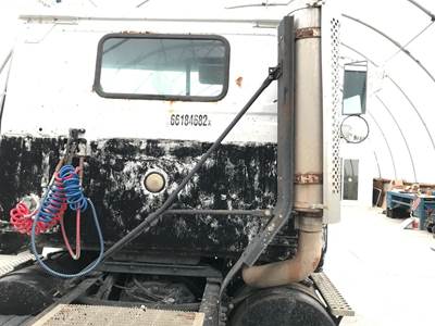 Volvo WG Exhaust Bracket