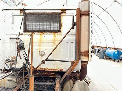 Volvo WG Exhaust Bracket