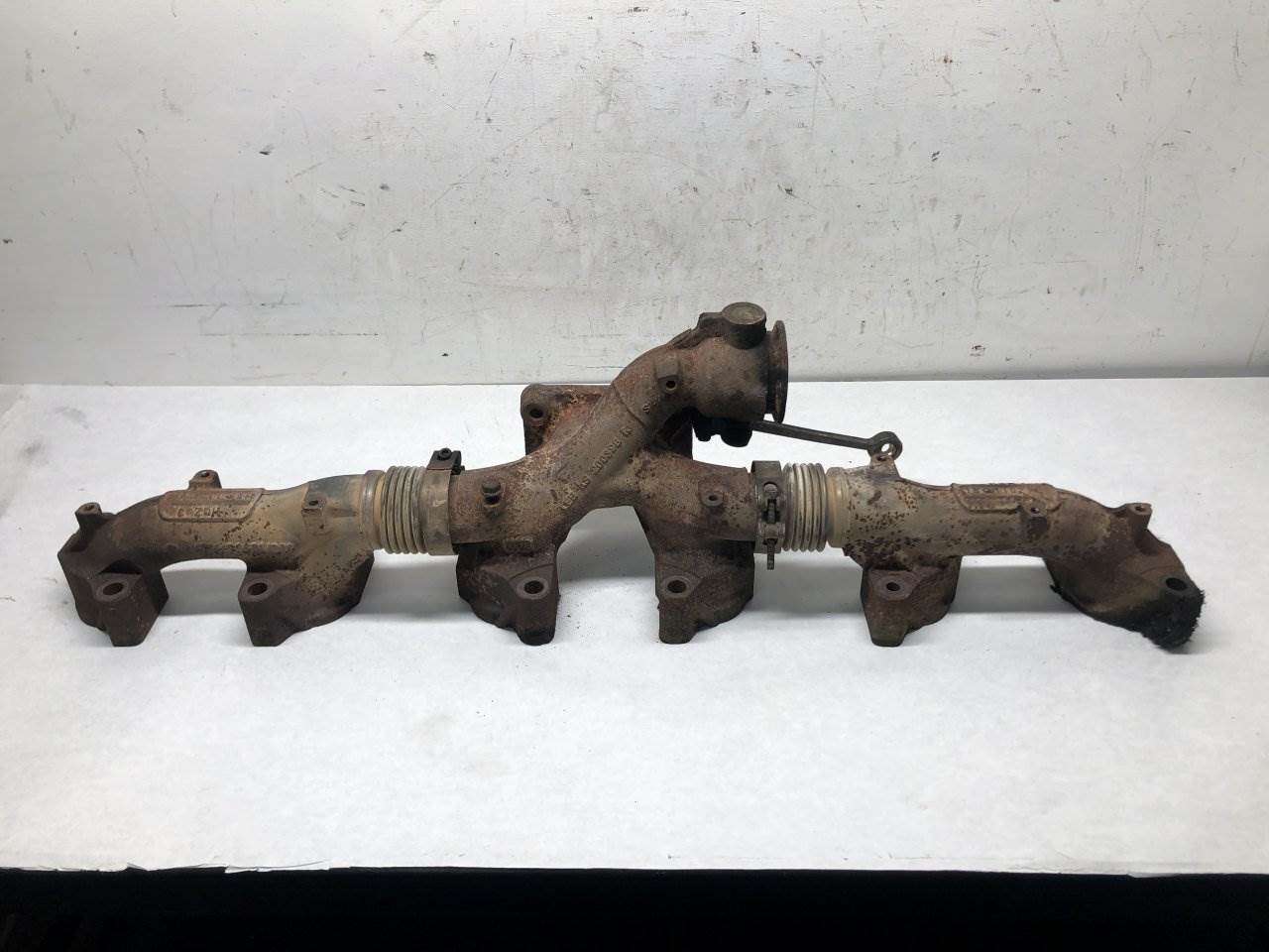 2013 Detroit DD13 Exhaust Manifold for a Freightliner Cascadia For Sale