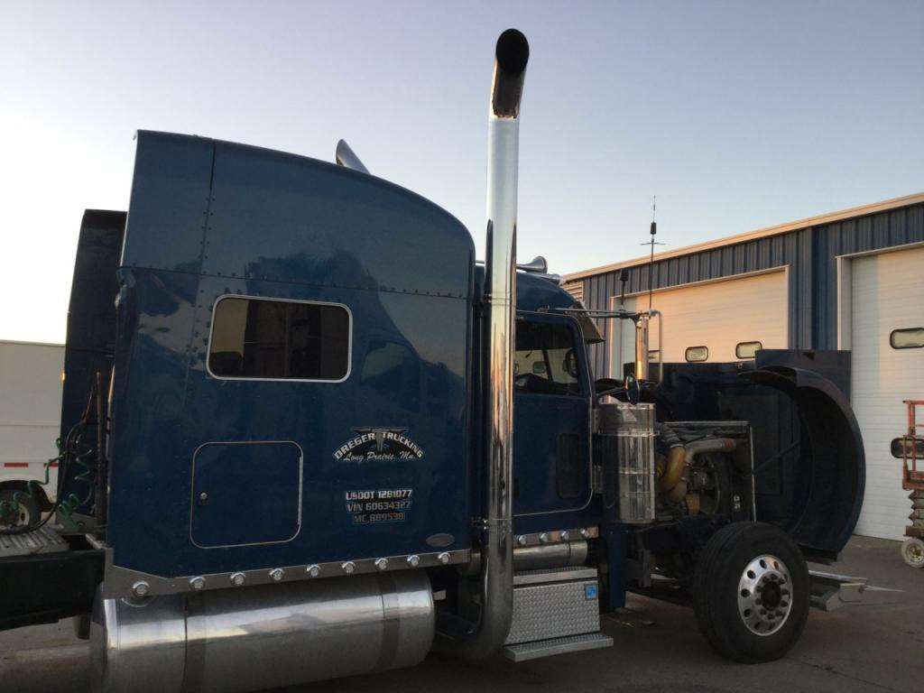 2006 Peterbilt 379 Exhaust Pipe For Sale, 1,070,659 Miles Sioux Falls