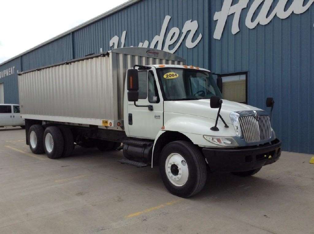2004 International 4400 Farm / Grain Truck For Sale, 469,318 Miles