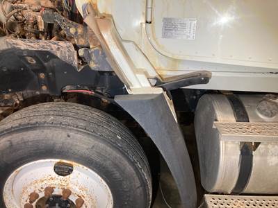 Caterpillar CT660 Fender