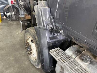 Caterpillar CT660 Fender