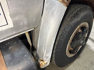 Chevrolet C70 Fender