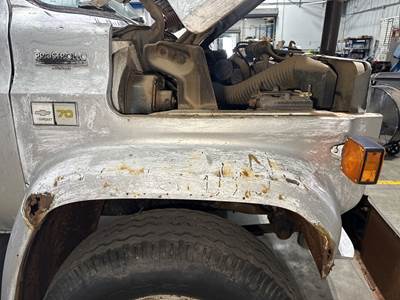 Chevrolet C70 Fender