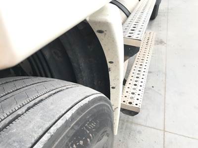 Freightliner Cascadia Fender