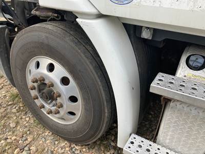 Freightliner Cascadia Fender