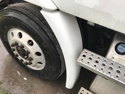 Freightliner Cascadia Fender