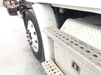 Freightliner Cascadia Fender