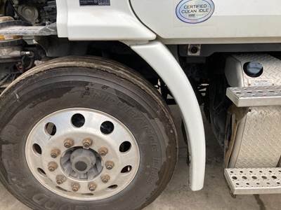 Freightliner Cascadia Fender