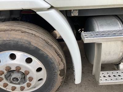 Freightliner Cascadia Fender