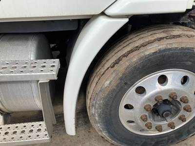 Freightliner Cascadia Fender