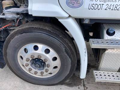 Freightliner Cascadia Fender