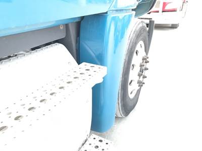 Freightliner Cascadia Fender