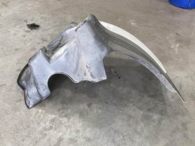 Freightliner Cascadia Fender