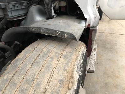 Freightliner Cascadia Fender