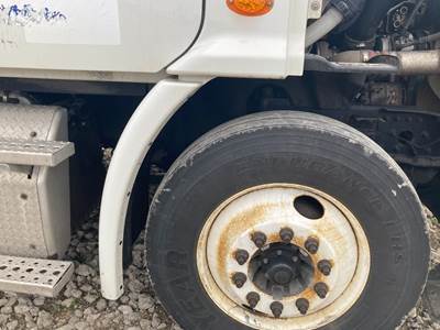 Freightliner Cascadia Fender