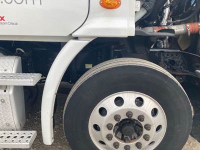 Freightliner Cascadia Fender