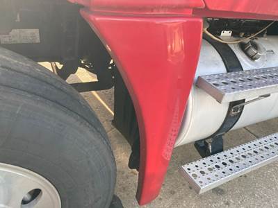 Freightliner Cascadia Fender