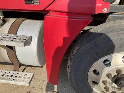 Freightliner Cascadia Fender