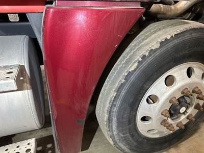 Freightliner Cascadia Fender