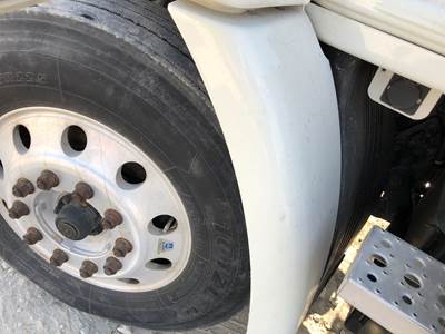 Freightliner Cascadia Fender