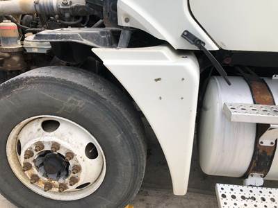 Freightliner Columbia 120 Fender