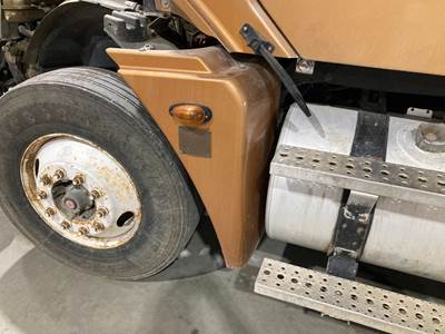 Freightliner Columbia 120 Fender