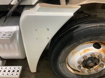 Freightliner Columbia 120 Fender