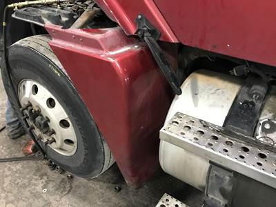 Freightliner Columbia 120 Fender