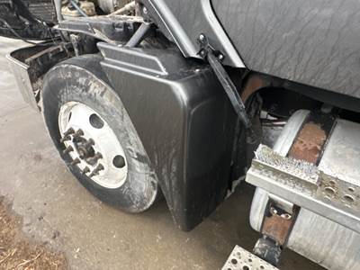 Freightliner Columbia 120 Fender