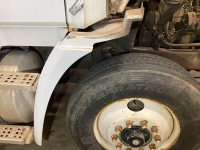 Freightliner FLC112 Fender