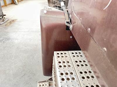 Freightliner FLD120 Fender