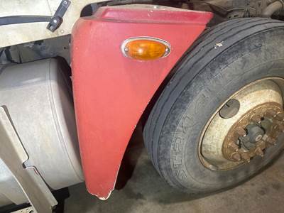Freightliner FLD120 Fender
