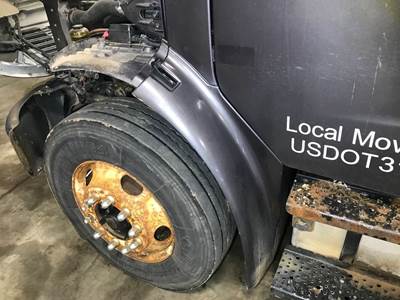 Freightliner M2 106 Fender