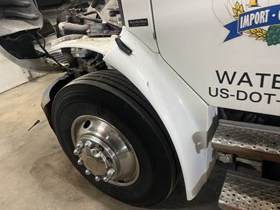 Freightliner M2 106 Fender