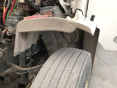 Freightliner M2 106 Fender
