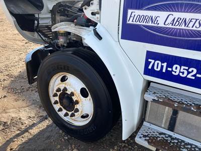 Freightliner M2 106 Fender