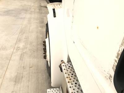 Freightliner M2 106 Fender