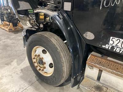 Freightliner M2 106 Fender