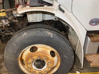 Freightliner M2 106 Fender