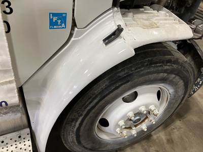 Freightliner M2 106 Fender