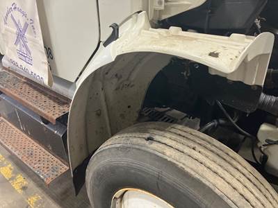 Freightliner M2 106 Fender