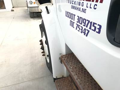 Freightliner M2 106 Fender