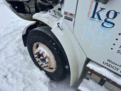 Freightliner M2 106 Fender