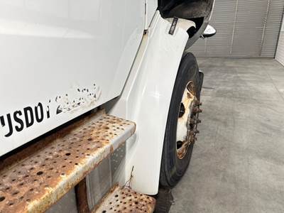 Freightliner M2 106 Fender