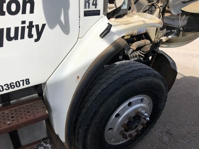 Freightliner M2 106 Fender