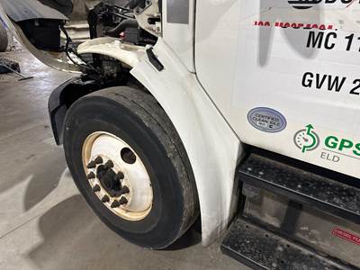 Freightliner M2 106 Fender