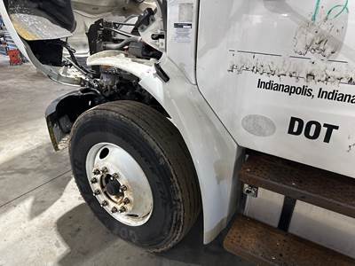 Freightliner M2 106 Fender