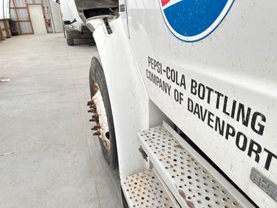 Freightliner M2 106 Fender